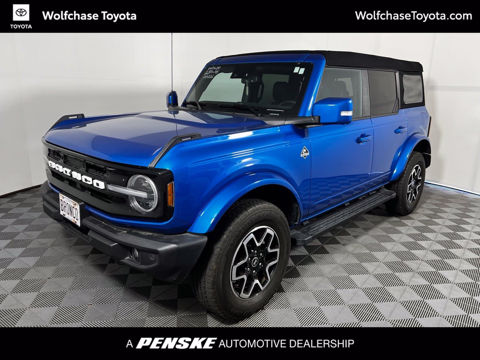 2023 Ford Bronco Outer Banks — photo 1 of 11