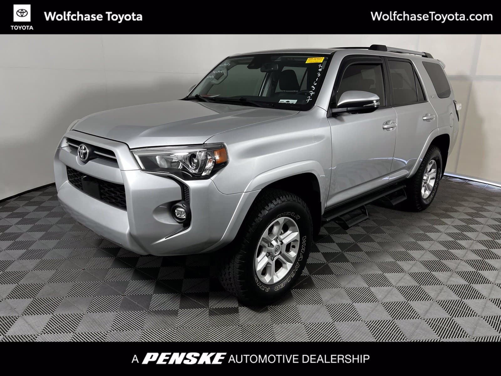 2024 Toyota 4Runner SR5 Premium — photo 1 of 11
