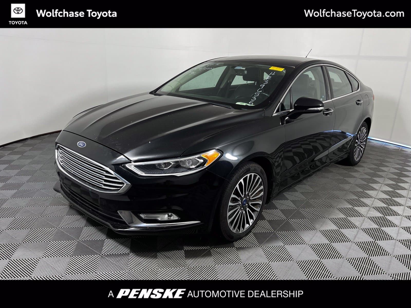 2017 Ford Fusion SE — photo 1 of 7