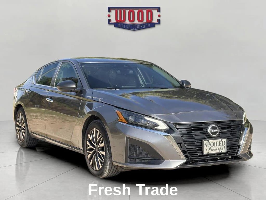 2024 Nissan Altima 2.5 SV — photo 1 of 15