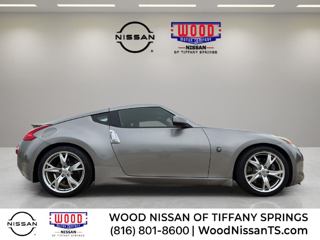 2009 Nissan 370Z Base — photo 1 of 28