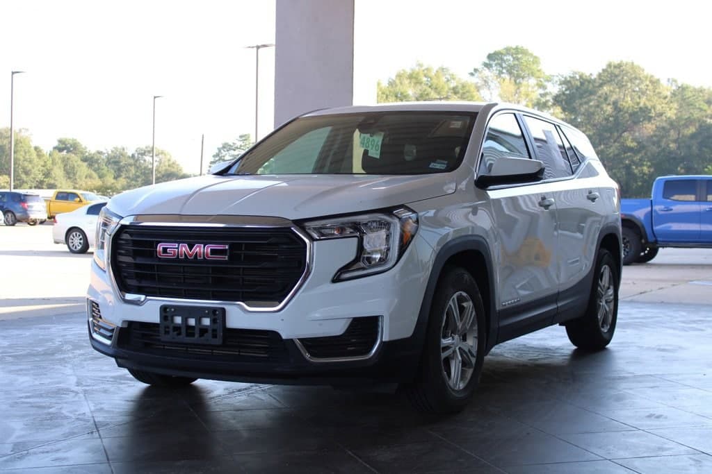 2024 GMC Terrain SLE — photo 1 of 12
