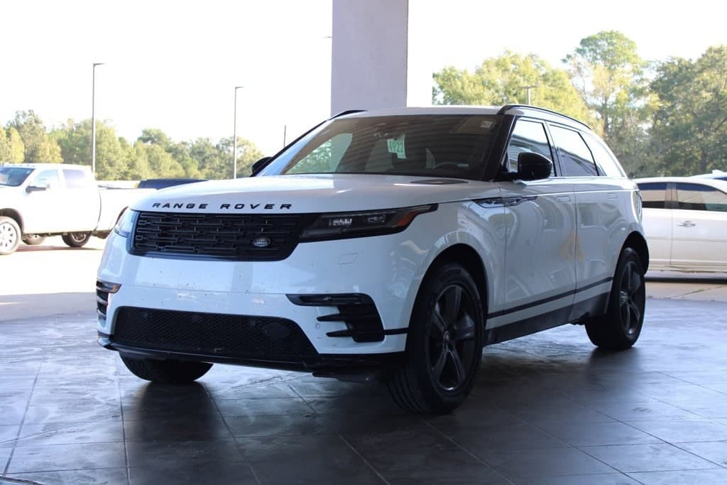 2025 Land Rover Range Rover Velar Dynamic SE — photo 1 of 12