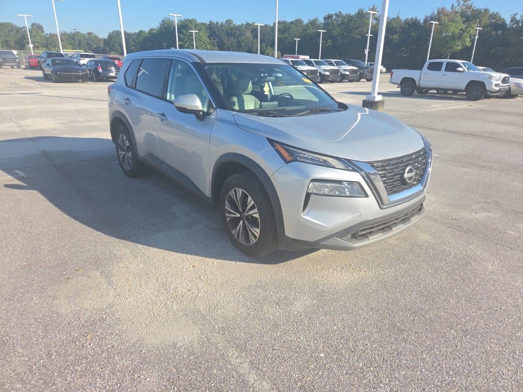 2022 Nissan Rogue SV — photo 1 of 8
