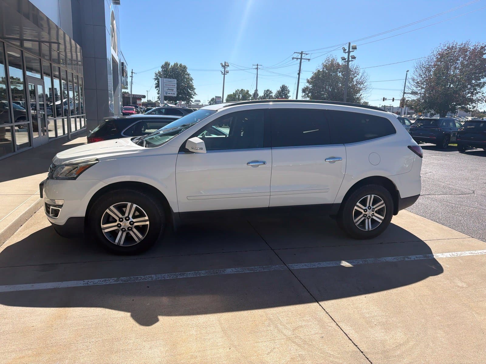 2015 Chevrolet Traverse 2LT — photo 1 of 5