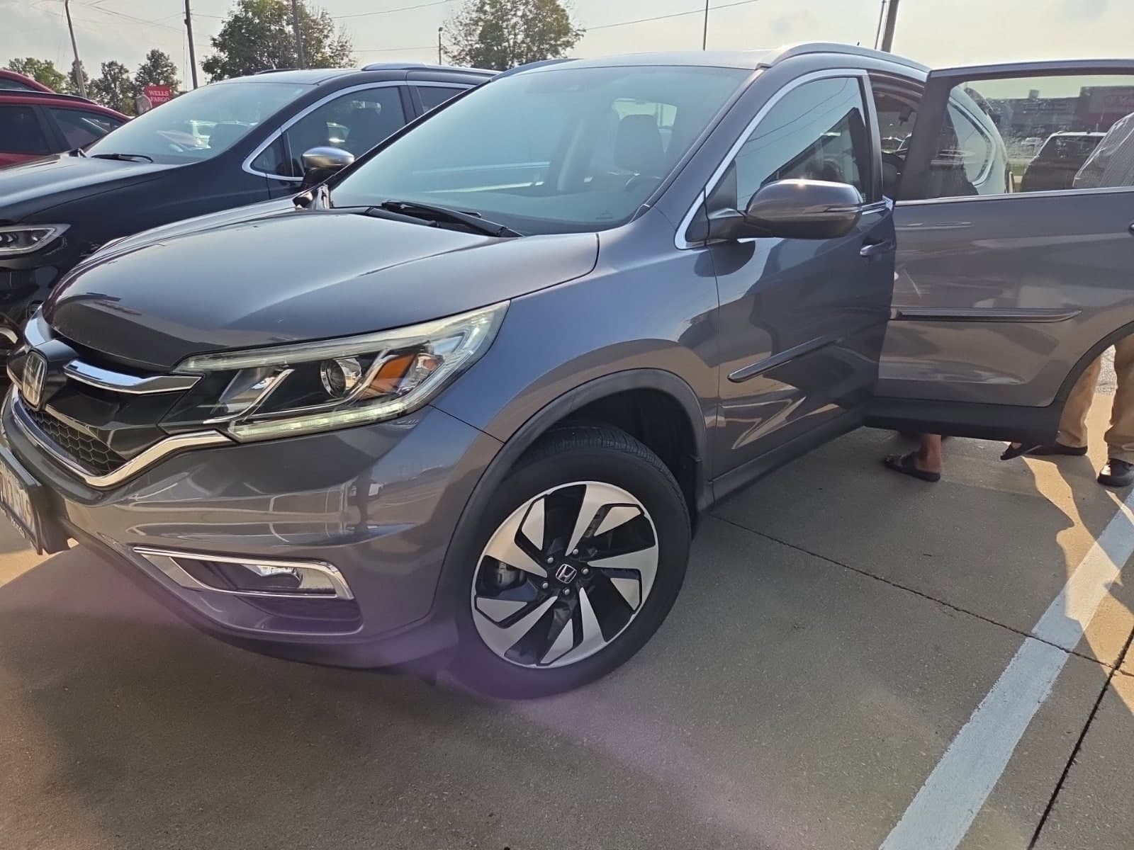 2015 Honda CR-V Touring — photo 1 of 3