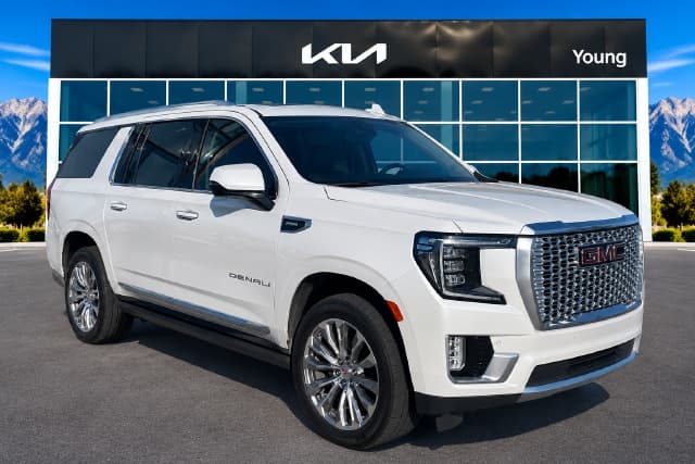 2021 GMC Yukon XL Denali — photo 1 of 36