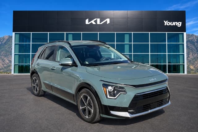 2024 Kia Niro SX — photo 1 of 30