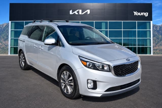 2018 Kia Sedona SX — photo 1 of 31