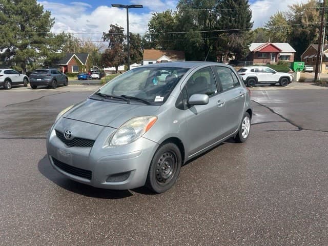 2010 Toyota Yaris Base — photo 1 of 9