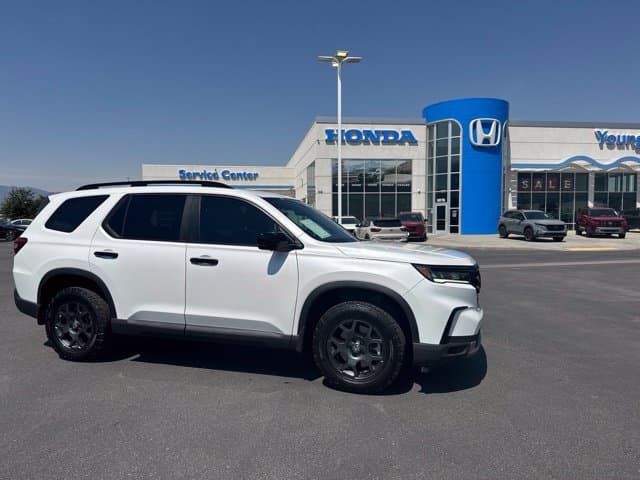 2025 Honda Pilot TrailSport — photo 1 of 41