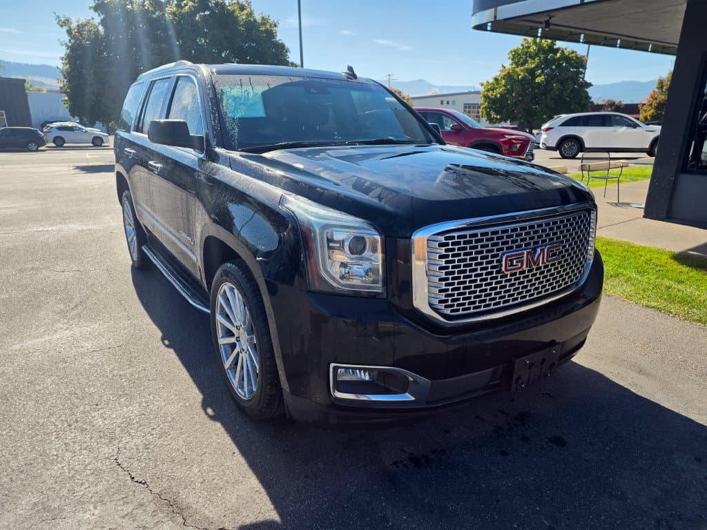 2017 GMC Yukon Denali — photo 1 of 8