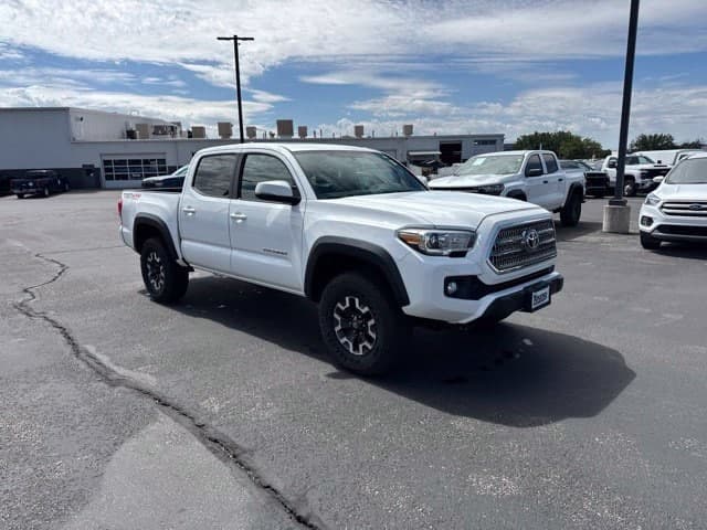 2017 Toyota Tacoma TRD Off Road — photo 1 of 26