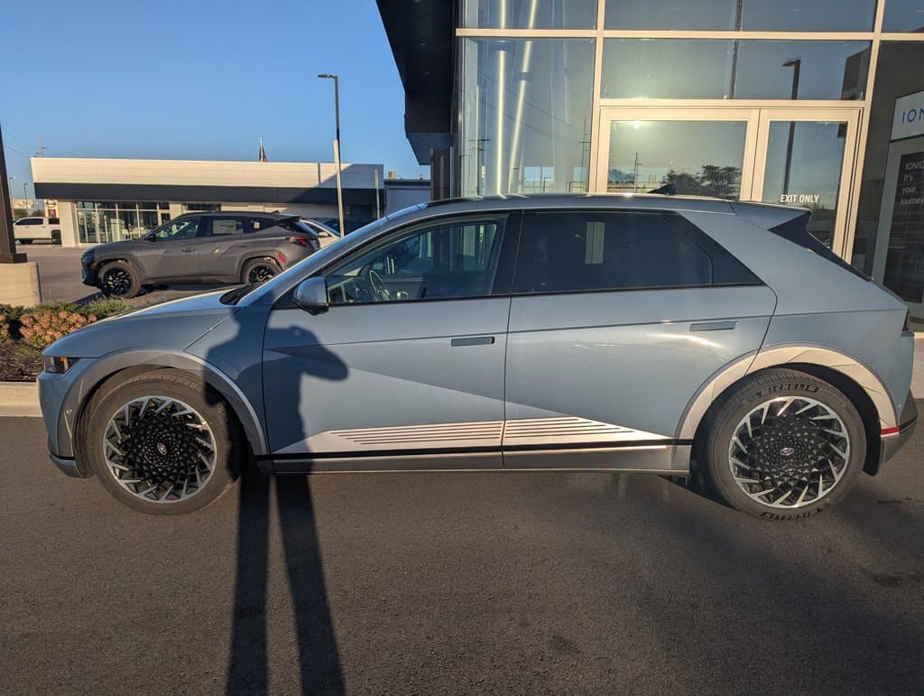 2024 Hyundai IONIQ 5 Limited — photo 1 of 25