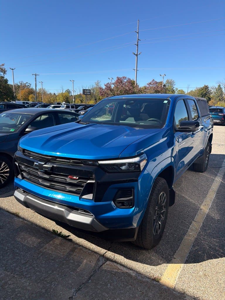 2023 Chevrolet Colorado Base — photo 1 of 28