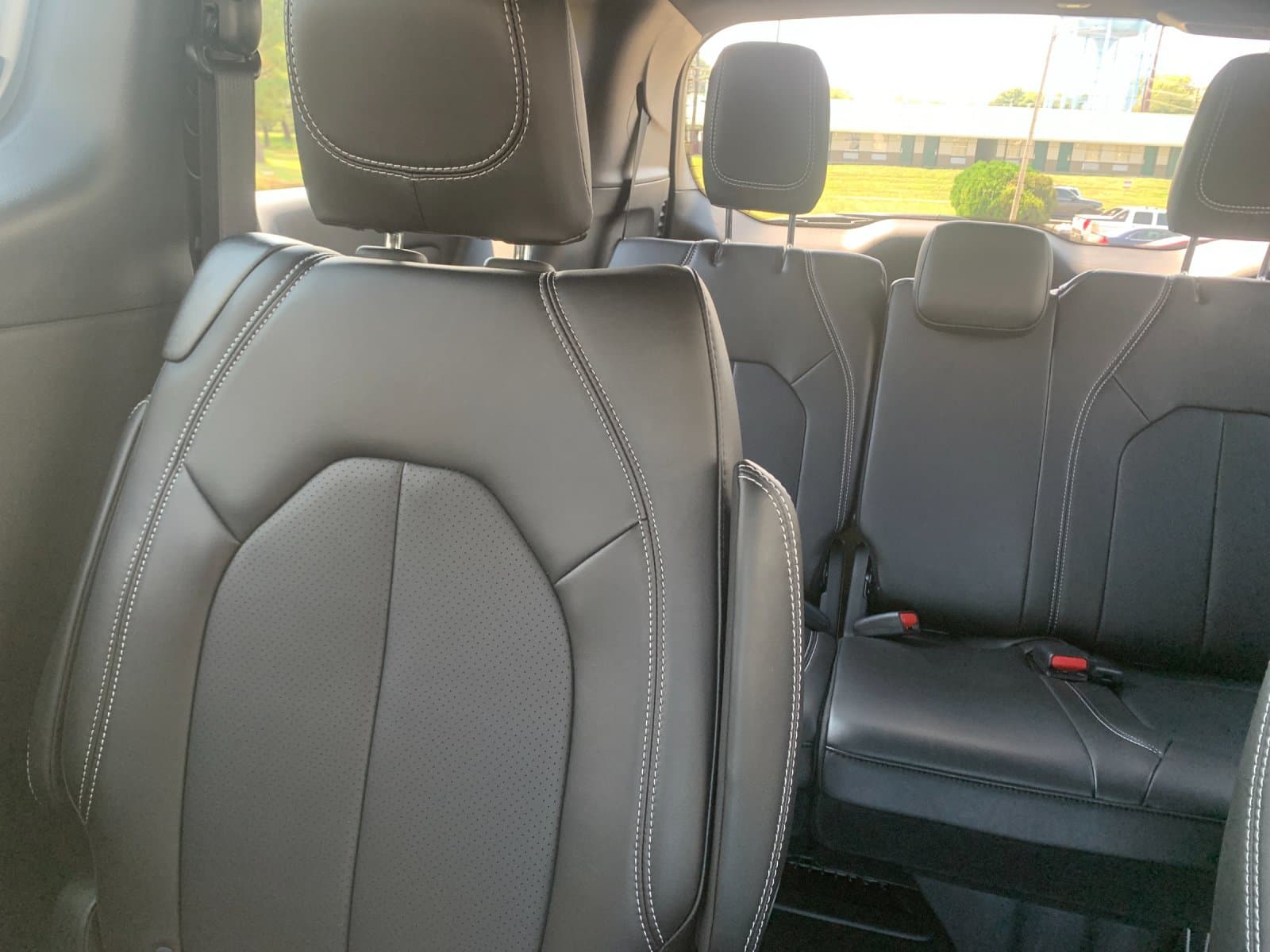 2026 Chrysler Voyager LX — photo 1 of 28