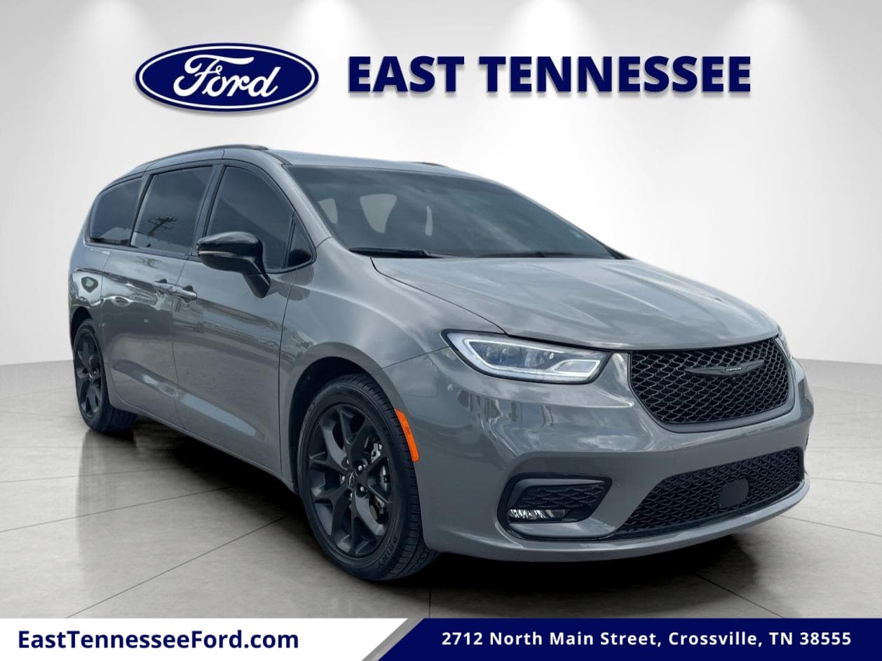 2025 Chrysler Pacifica Limited — photo 1 of 34