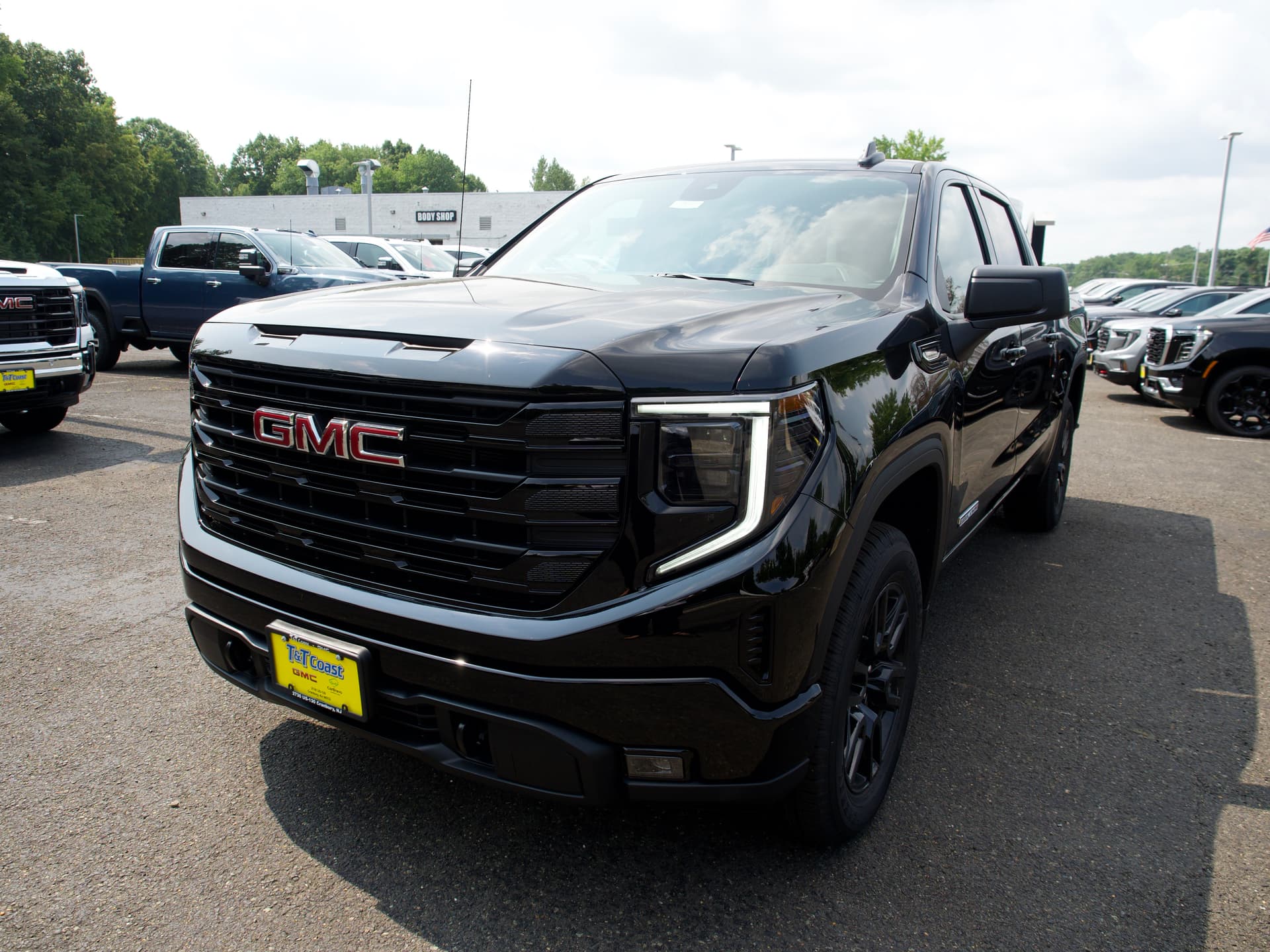2026 GMC Sierra 1500 Elevation — photo 1 of 18