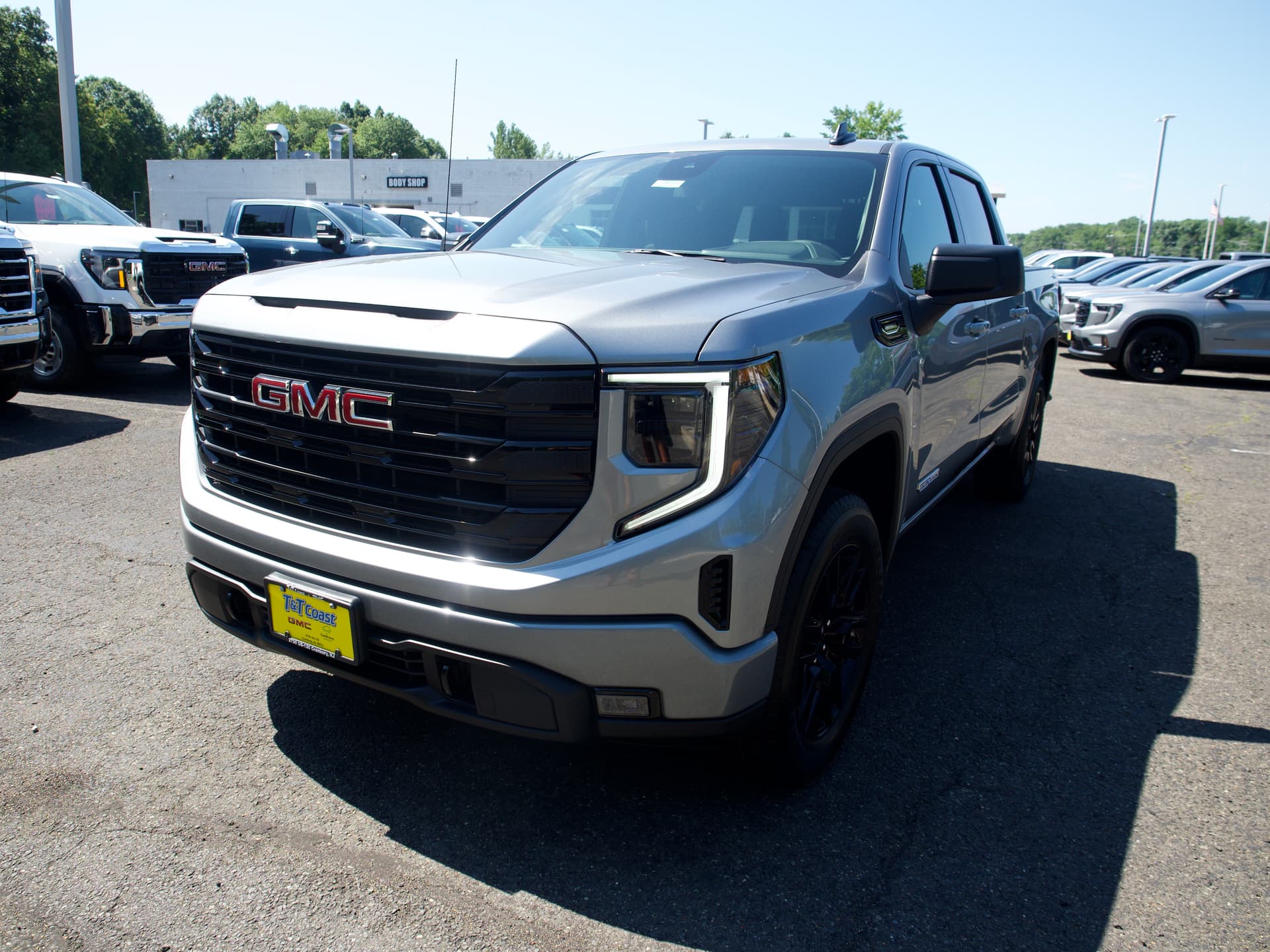 2026 GMC Sierra 1500 Elevation — photo 1 of 17