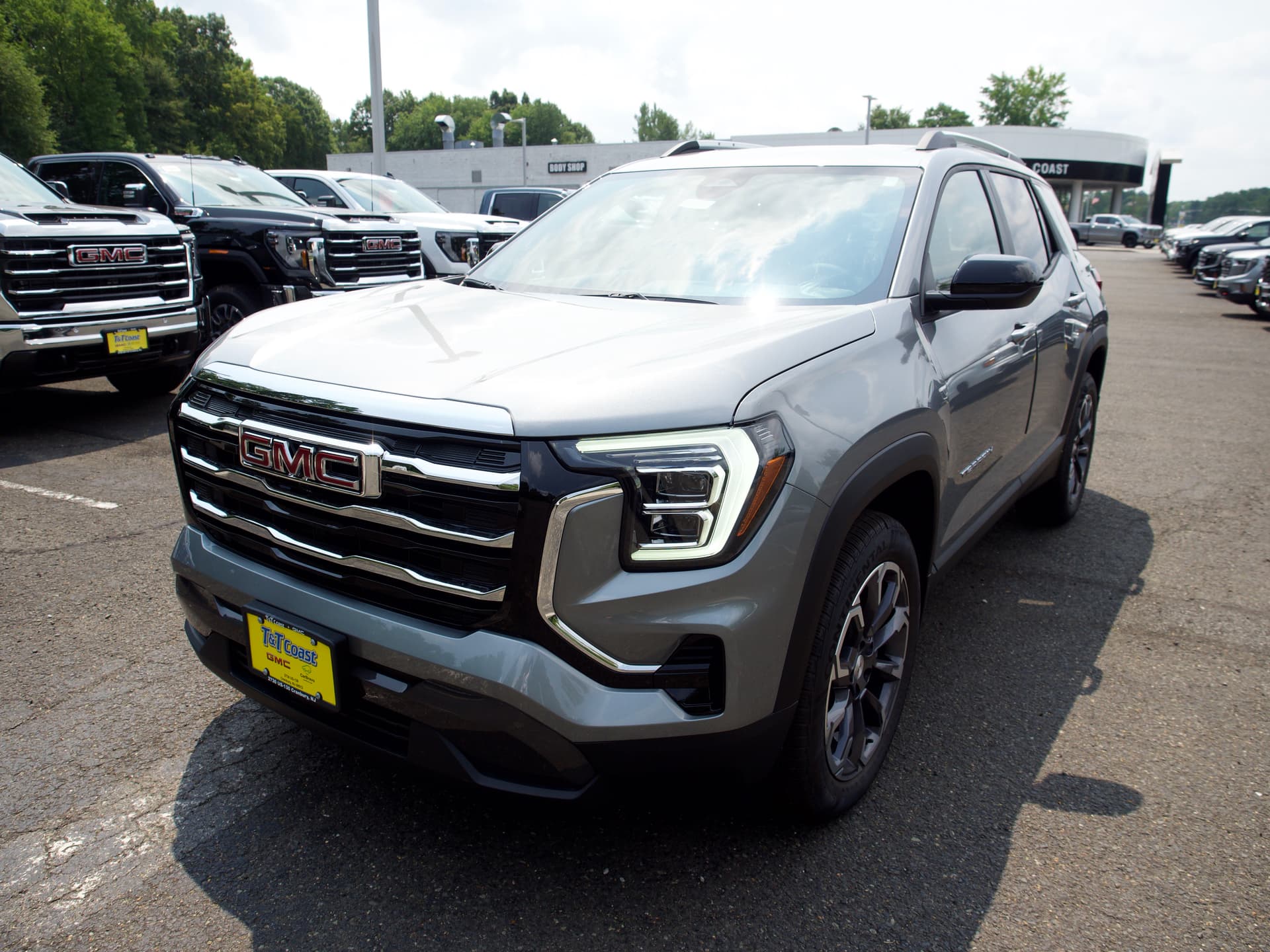 2027 GMC Terrain Elevation — photo 1 of 18