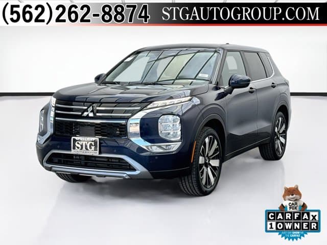 2025 Mitsubishi Outlander SE — photo 1 of 20