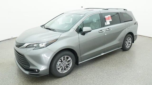 2026 Toyota Sienna XLE — photo 1 of 52
