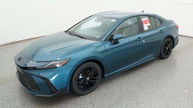 2026 Toyota Camry SE — photo 1 of 32