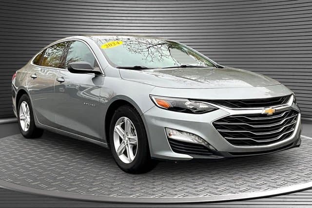 2024 Chevrolet Malibu LT — photo 1 of 24