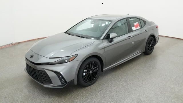 2026 Toyota Camry SE — photo 1 of 32