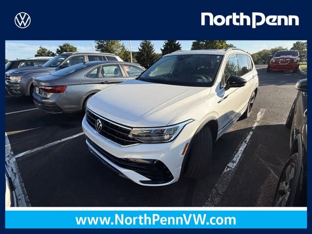 2024 Volkswagen Tiguan SE R-Line Black — photo 1 of 10