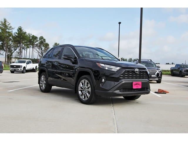 2025 Toyota RAV4 XLE Premium — photo 1 of 34