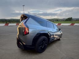 Extra Photo