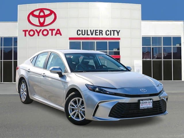 2026 Toyota Camry LE — photo 1 of 19