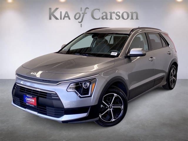 2025 Kia Niro LX — photo 1 of 33