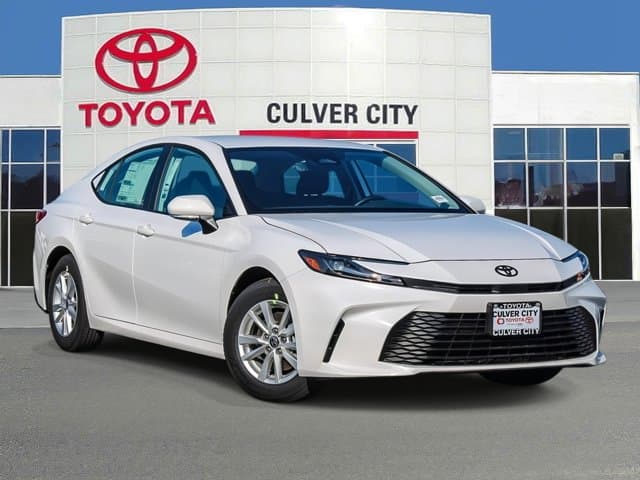 2026 Toyota Camry LE — photo 1 of 26