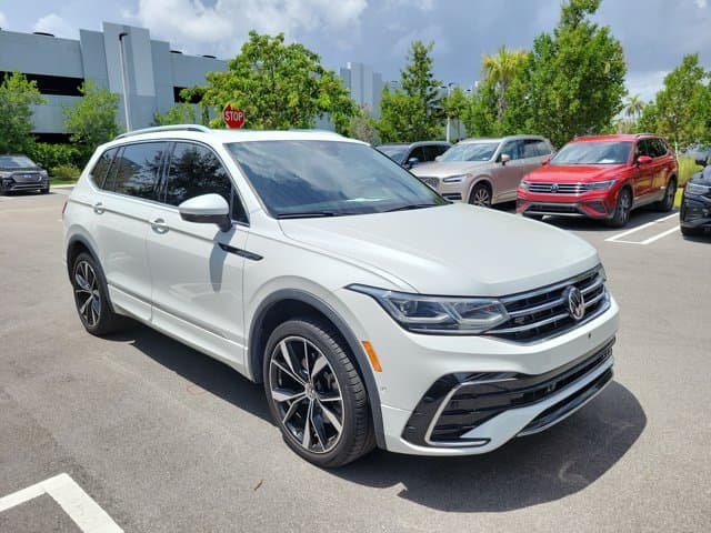 2024 Volkswagen Tiguan 2.0T SEL R-Line — photo 1 of 4
