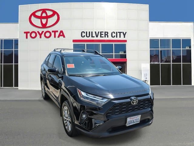 2022 Toyota RAV4 XLE Premium — photo 1 of 16