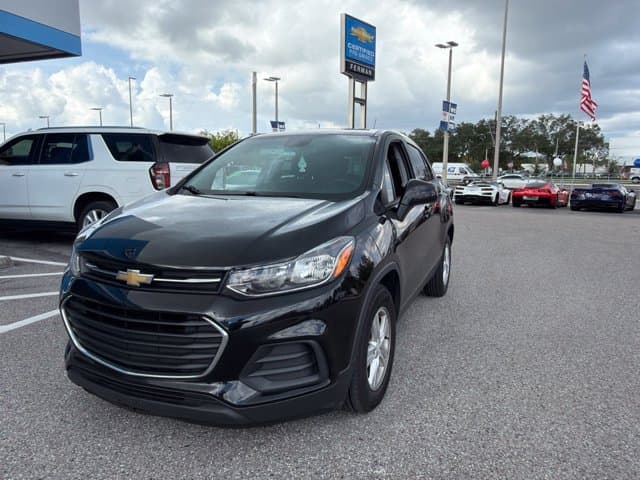 2020 Chevrolet Trax LS — photo 1 of 18