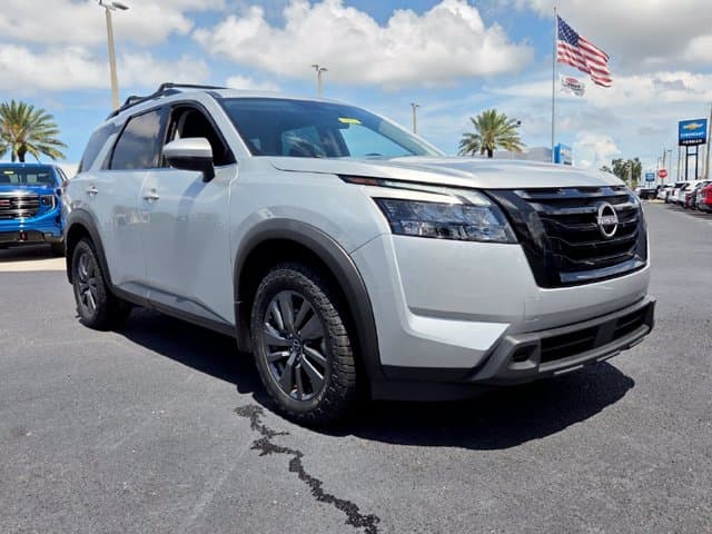 2024 Nissan Pathfinder SV — photo 1 of 35