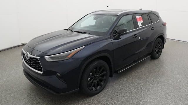 2026 Toyota Highlander XLE — photo 1 of 32