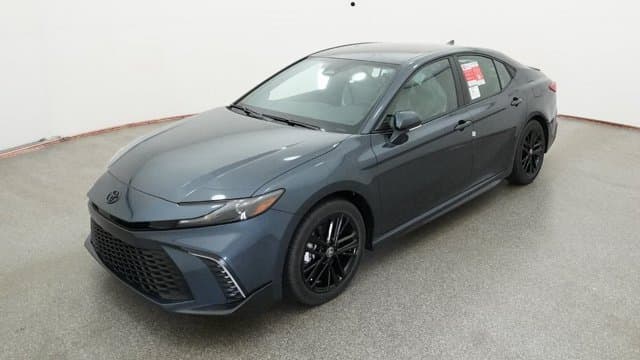 2026 Toyota Camry SE — photo 1 of 32