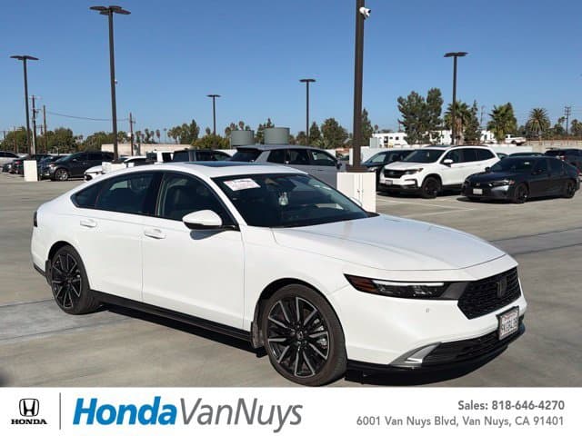 2024 Honda Accord Hybrid Touring — photo 1 of 10
