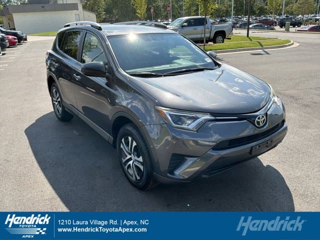 2016 Toyota RAV4 LE — photo 1 of 5