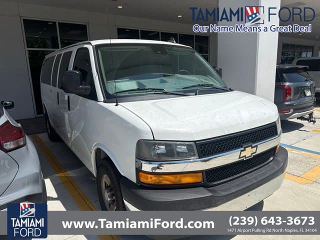 2019 Chevrolet Express Passenger LT — photo 1 of 6