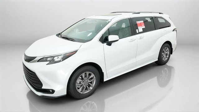 2026 Toyota Sienna XLE — photo 1 of 16