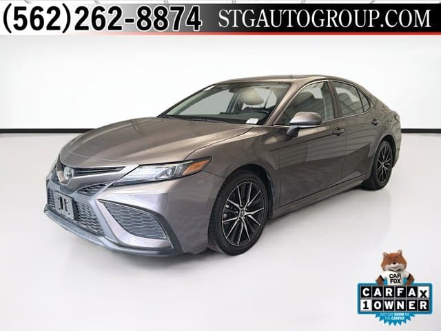 2024 Toyota Camry SE — photo 1 of 17