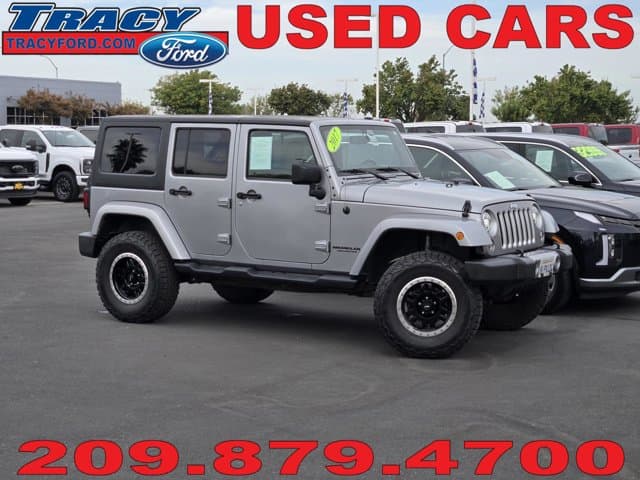 2017 Jeep Wrangler Unlimited Sahara — photo 1 of 27