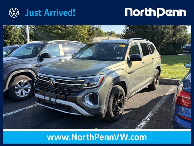 2025 Volkswagen Atlas 2.0T Peak Edition — photo 1 of 11