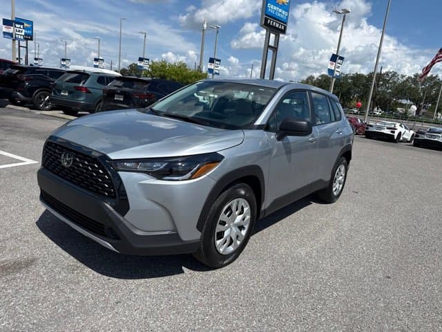2025 Toyota Corolla Cross L — photo 1 of 12