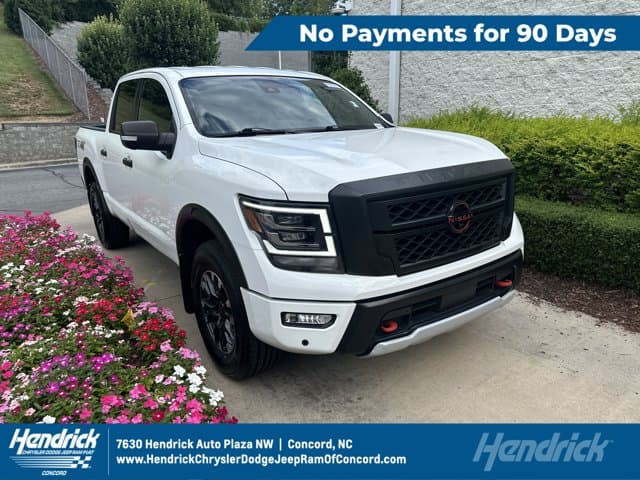 2023 Nissan Titan PRO-4X — photo 1 of 36